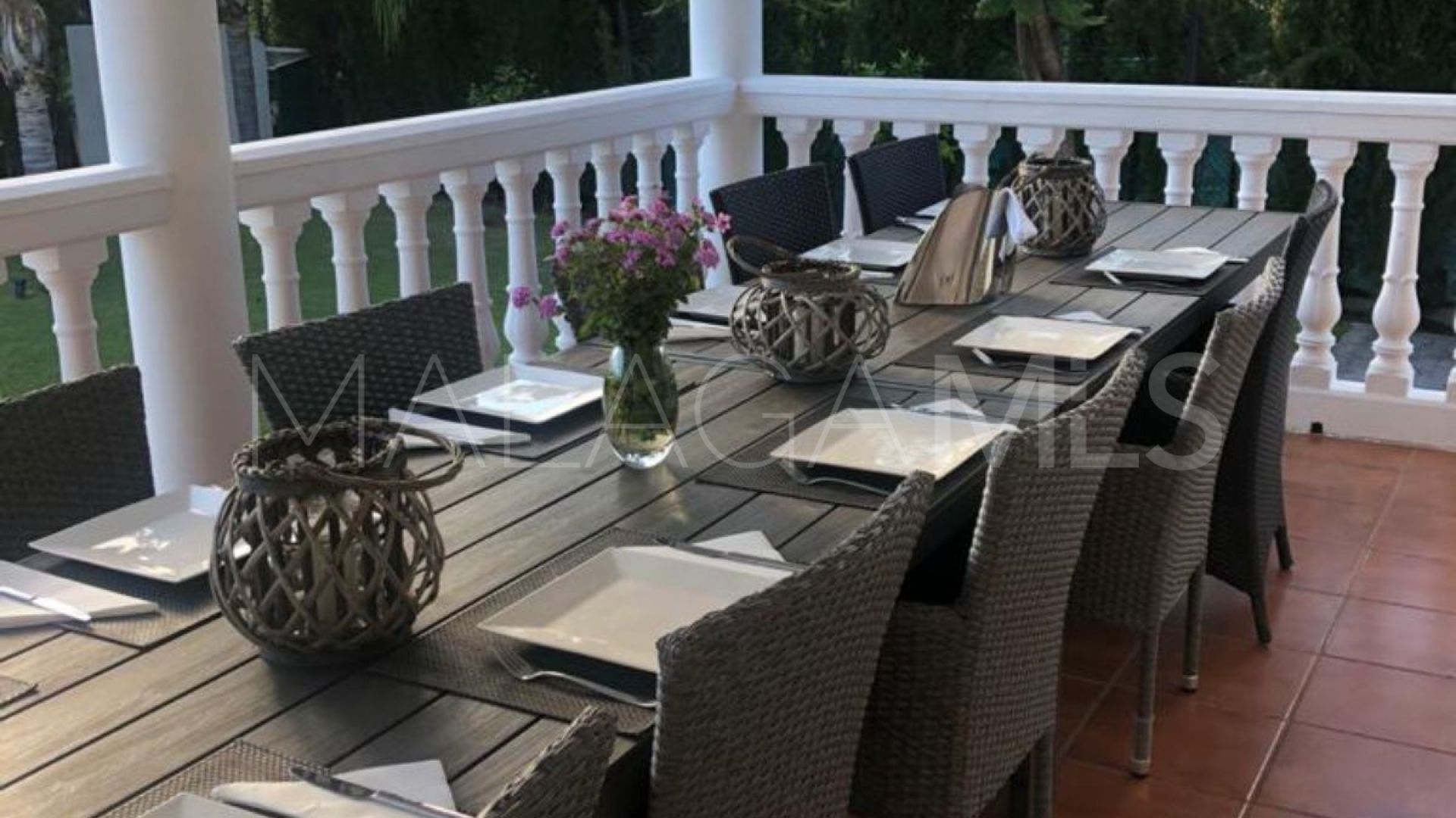 Villa for sale in Nueva Andalucia