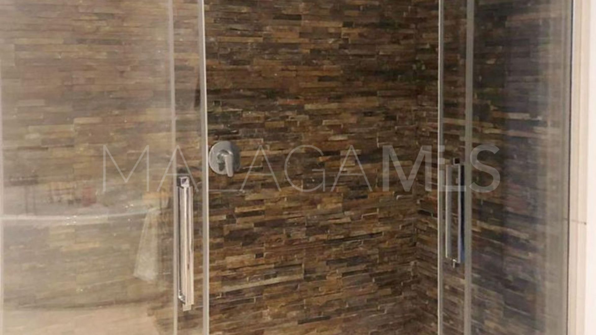 Villa for sale in Nueva Andalucia