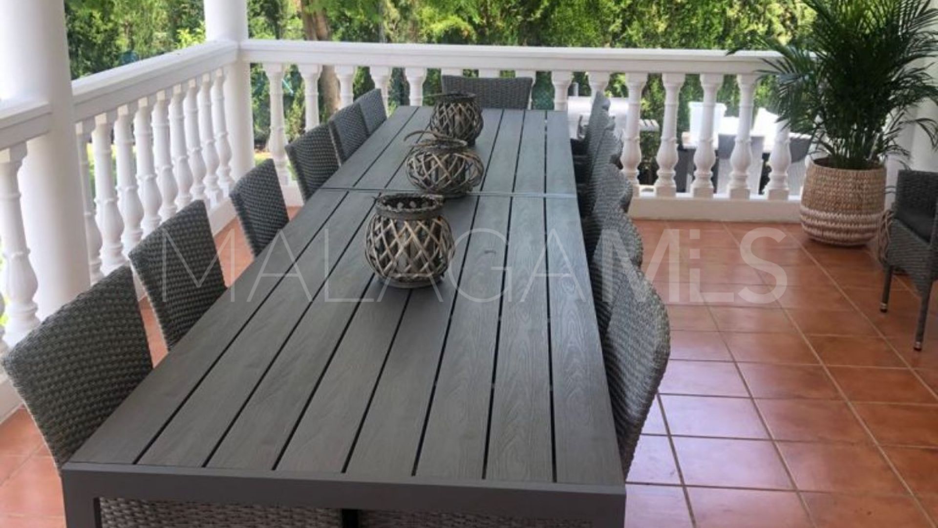 Villa for sale in Nueva Andalucia