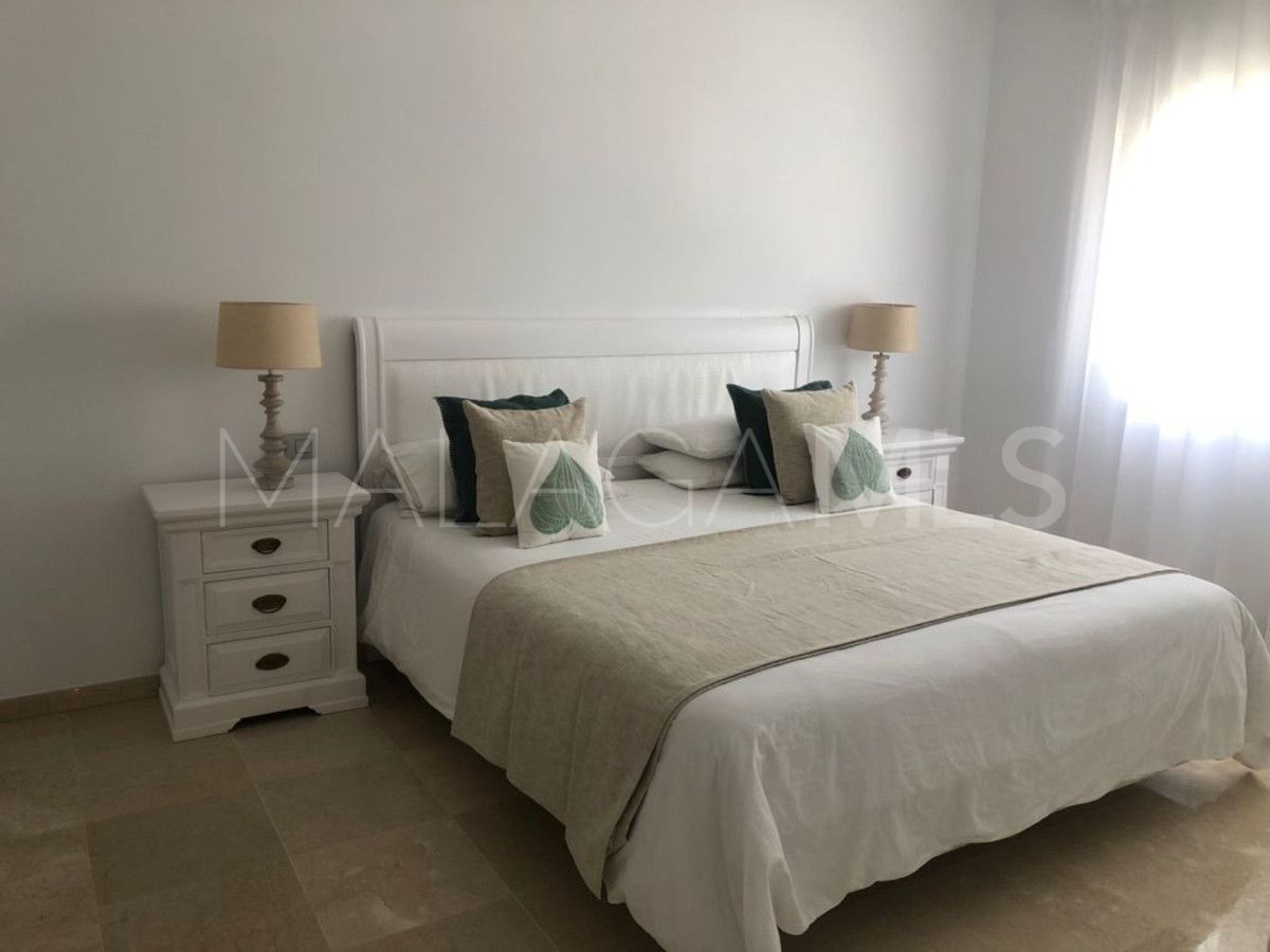 Villa for sale in Nueva Andalucia
