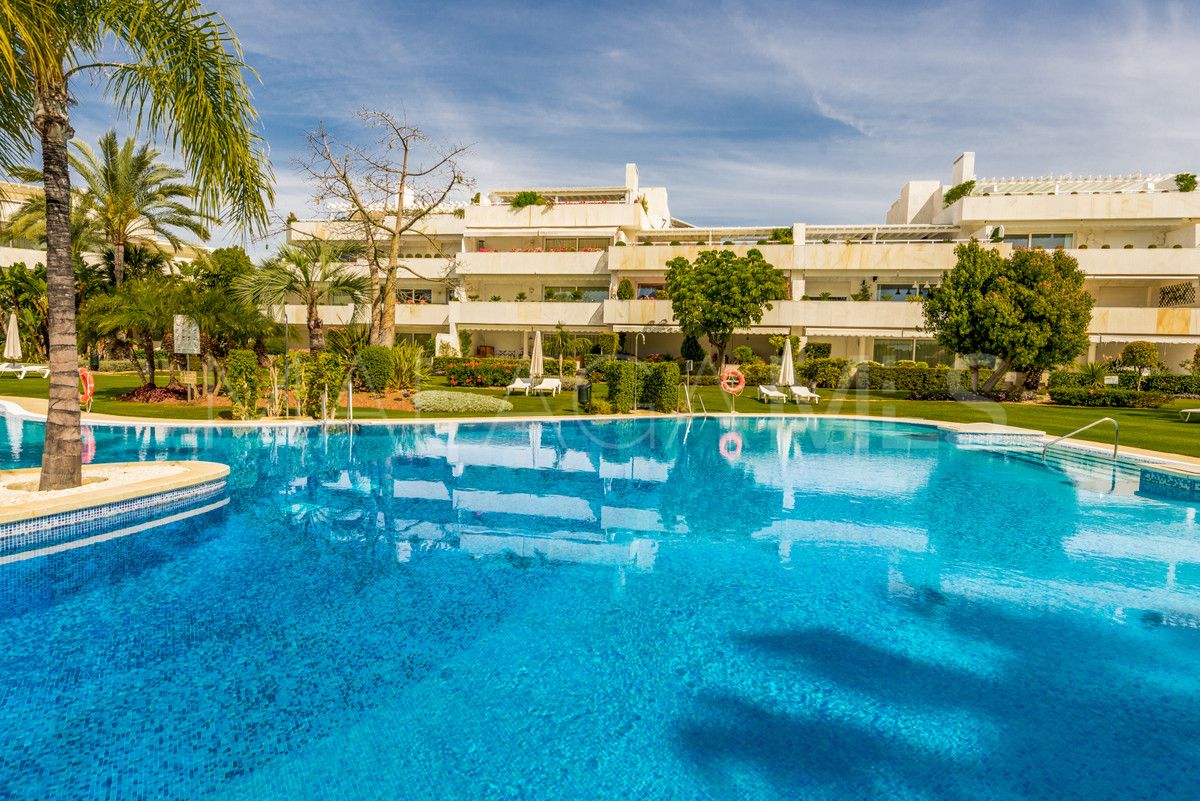 For sale 2 bedrooms apartment in Nueva Andalucia