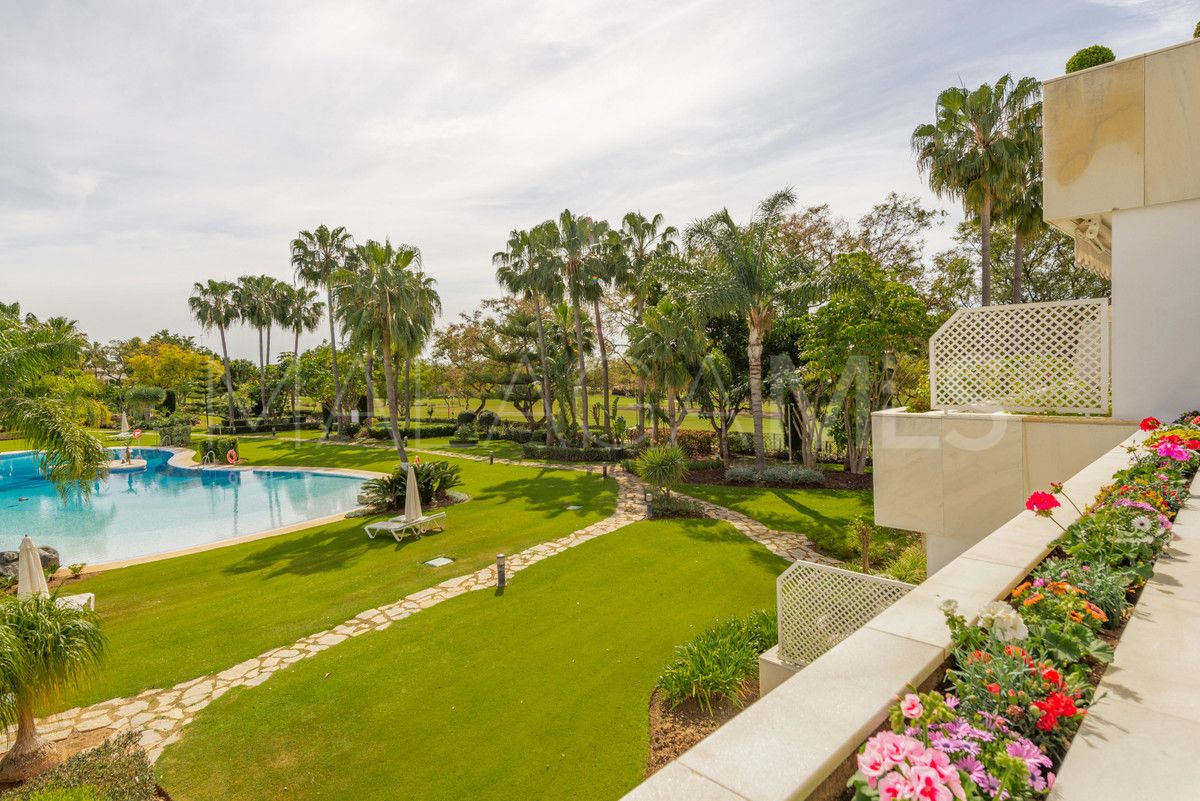 For sale 2 bedrooms apartment in Nueva Andalucia
