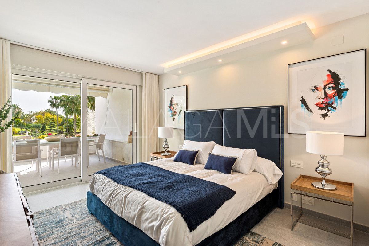 For sale 2 bedrooms apartment in Nueva Andalucia