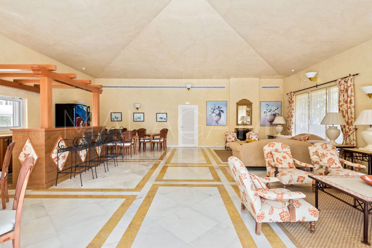 For sale 2 bedrooms apartment in Nueva Andalucia