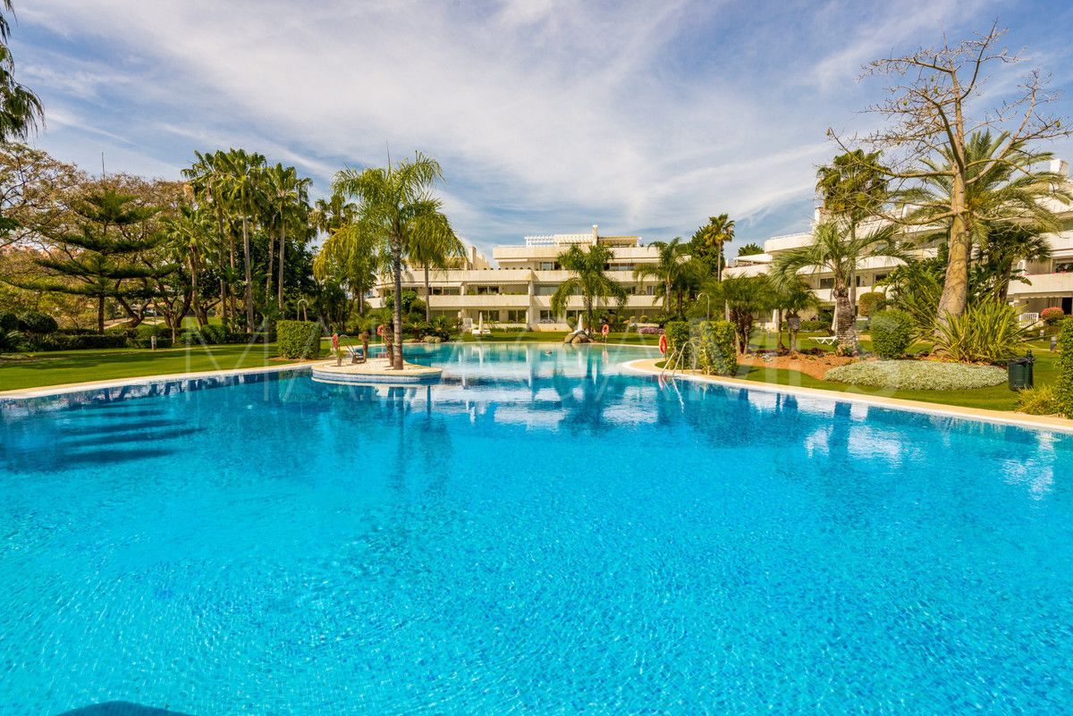 For sale 2 bedrooms apartment in Nueva Andalucia