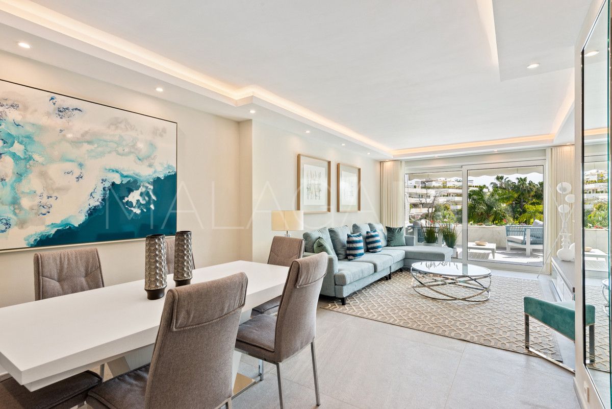 For sale 2 bedrooms apartment in Nueva Andalucia