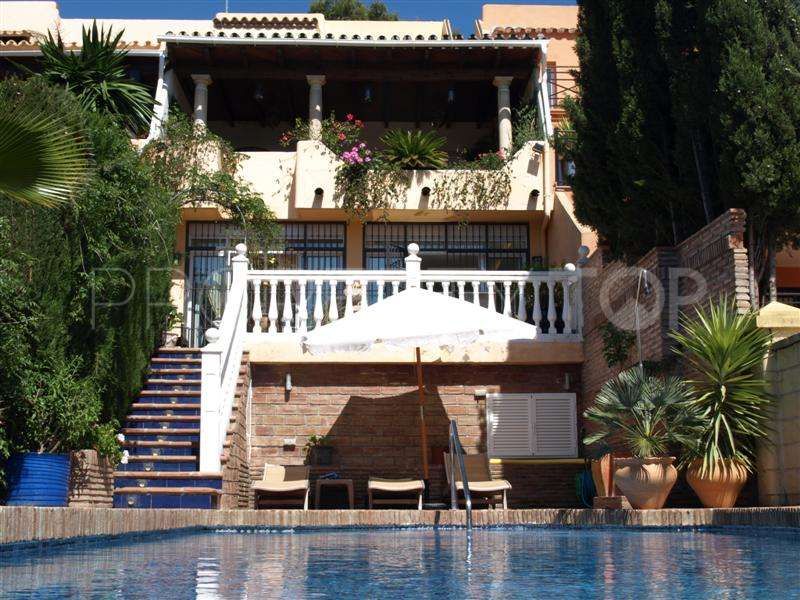 Town house with 4 bedrooms for sale in Marbella