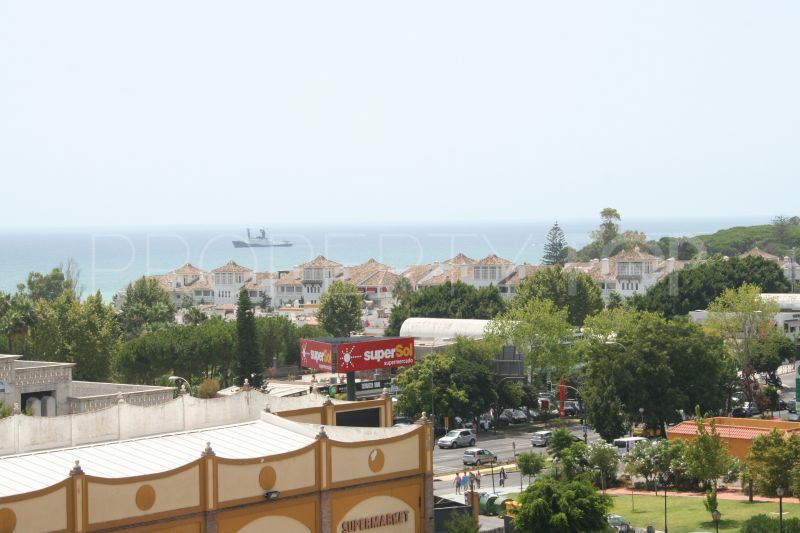 For sale penthouse with 4 bedrooms in Marbella Golden Mile
