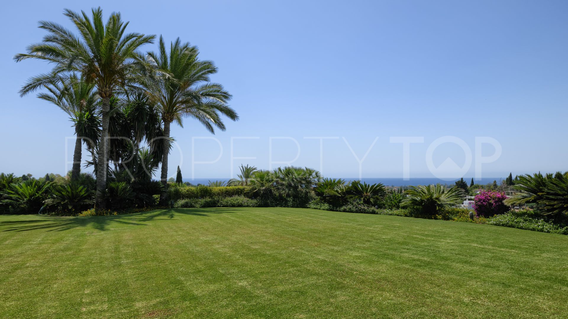 Villa en venta con 5 dormitorios en Marbella Hill Club