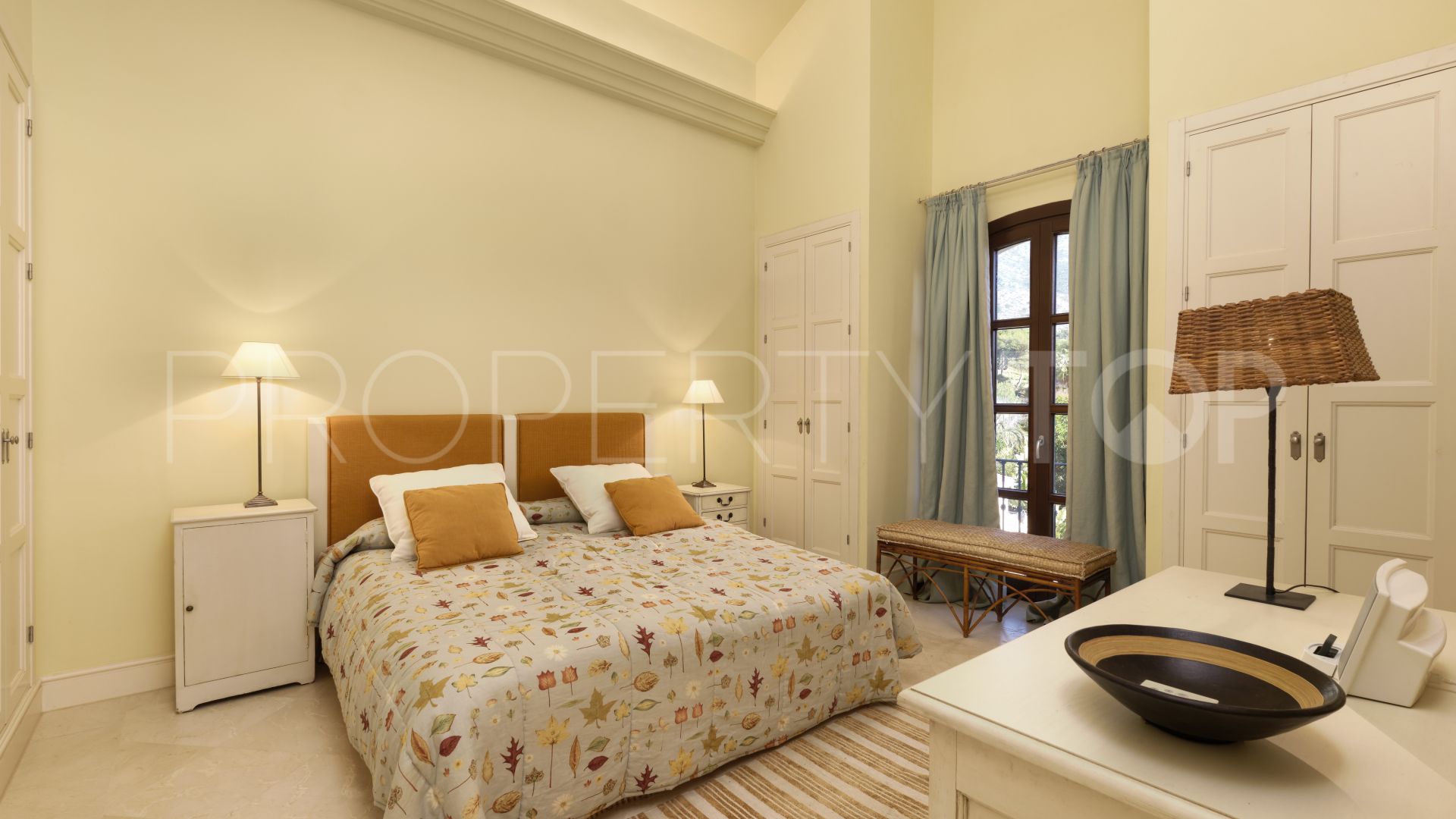 Villa en venta en Marbella Hill Club con 5 dormitorios