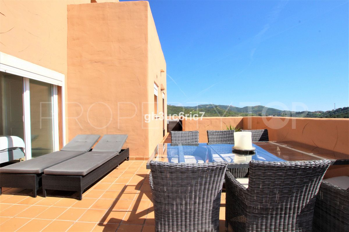 Penthouse with 2 bedrooms for sale in Elviria