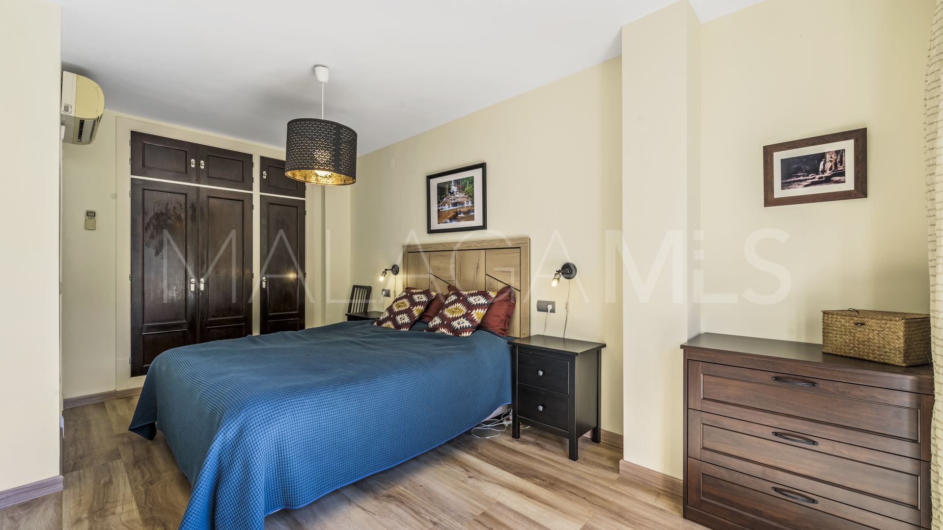 For sale 6 bedrooms villa in Calahonda
