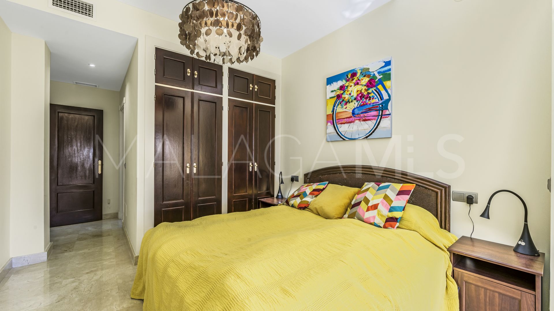 For sale 6 bedrooms villa in Calahonda