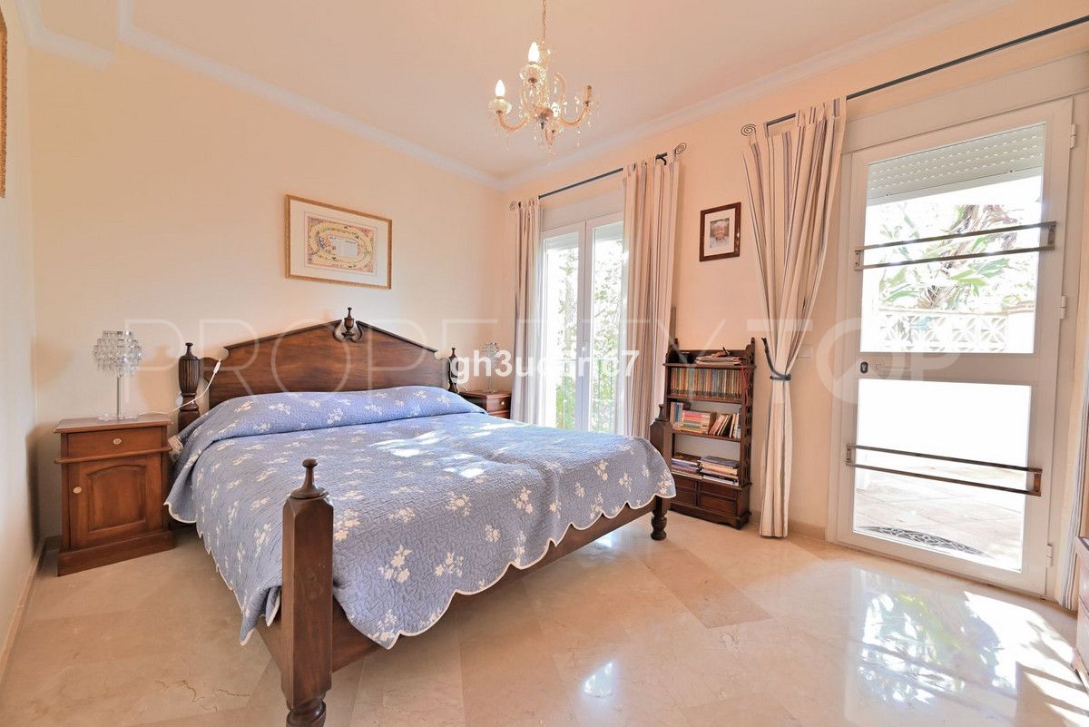 Villa en venta con 5 dormitorios en Las Lomas de Mijas