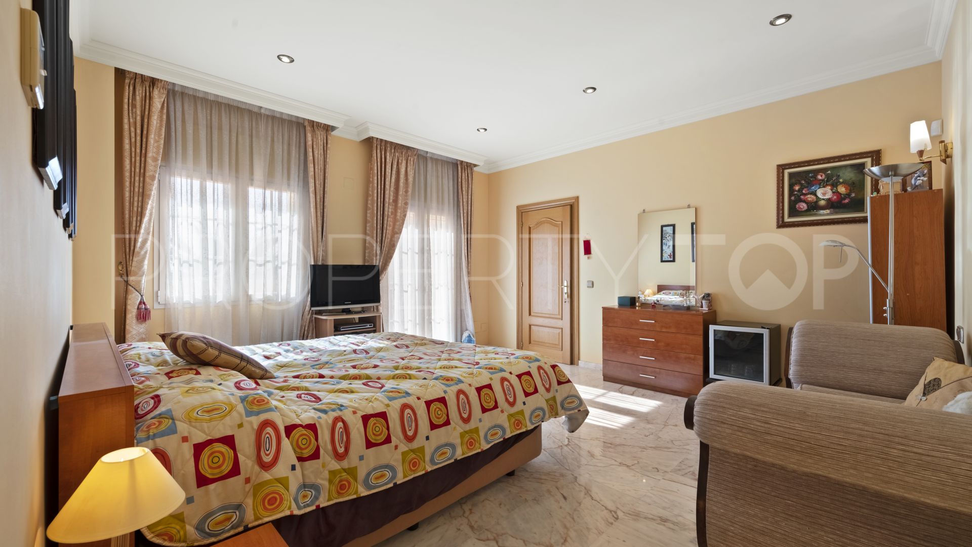 Villa en venta en Nueva Torrequebrada de 7 dormitorios