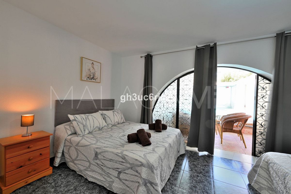 Se vende villa in Costabella de 4 bedrooms