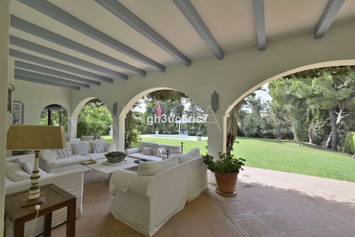 Villa for sale in Calahonda