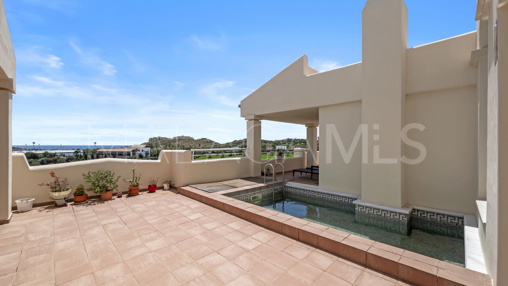 Appartement terrasse for sale in Cerros del Aguila