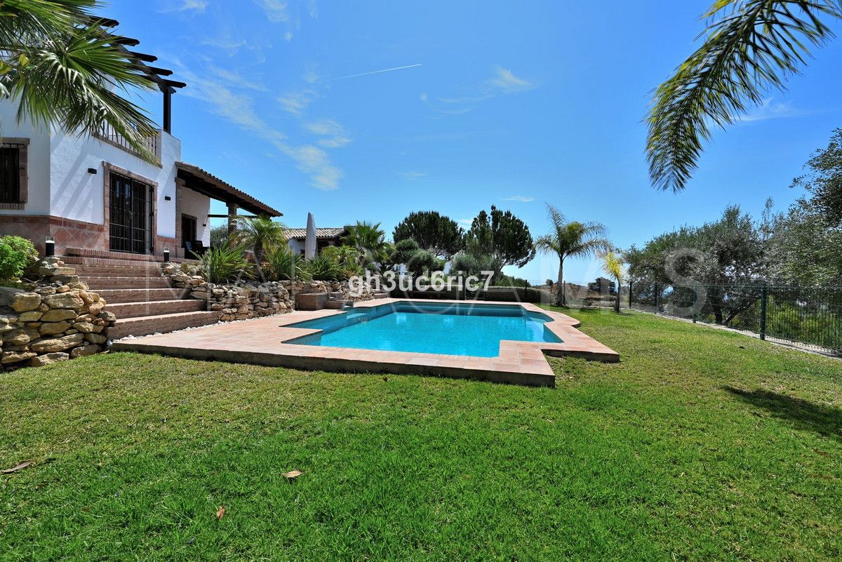 Villa for sale in Rancho de la Luz