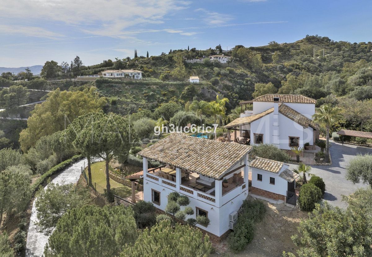 Villa for sale in Rancho de la Luz