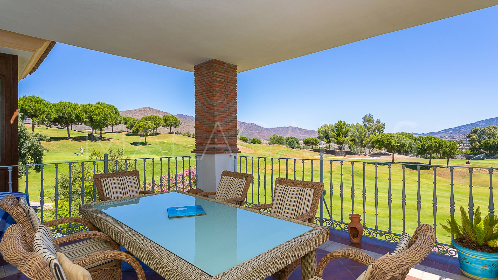 Se vende villa de 4 bedrooms in La Cala Golf Resort