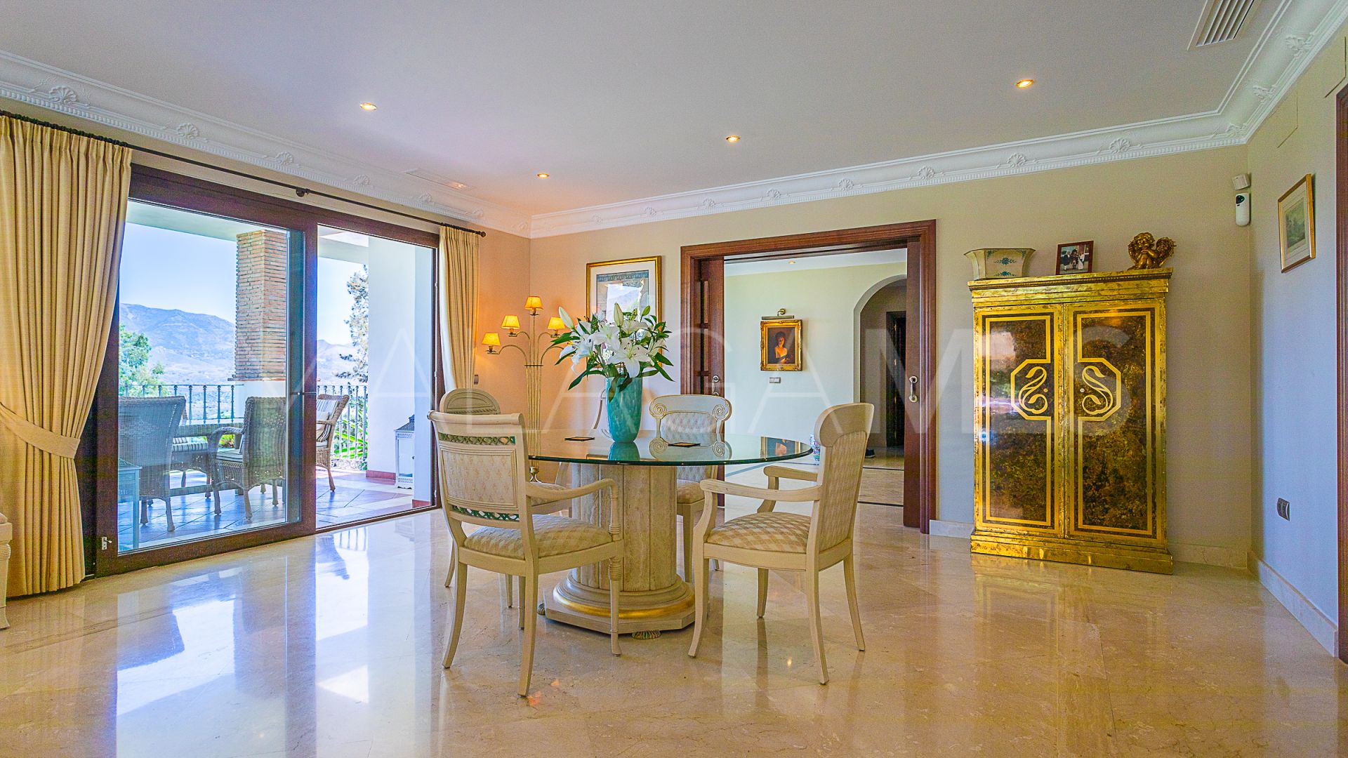 Se vende villa de 4 bedrooms in La Cala Golf Resort