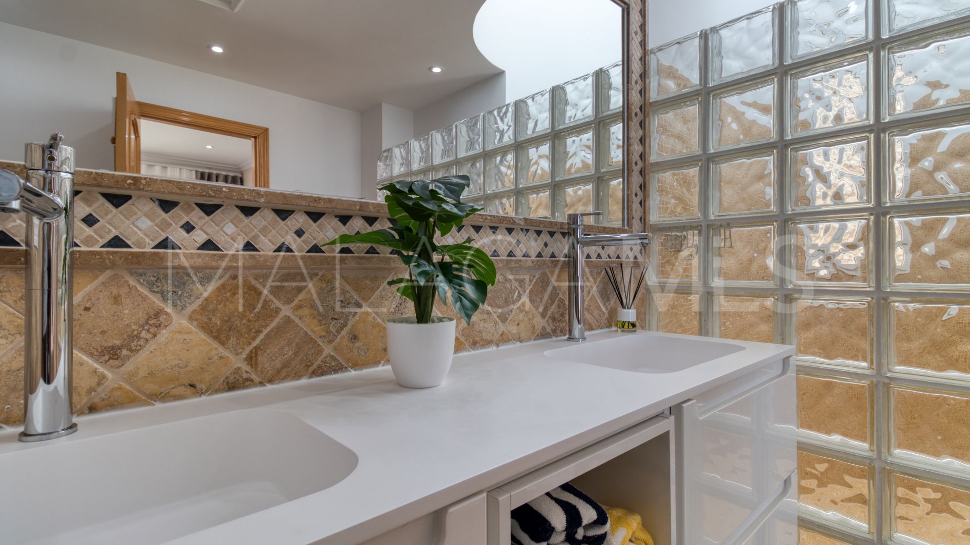 Villa for sale in Mijas