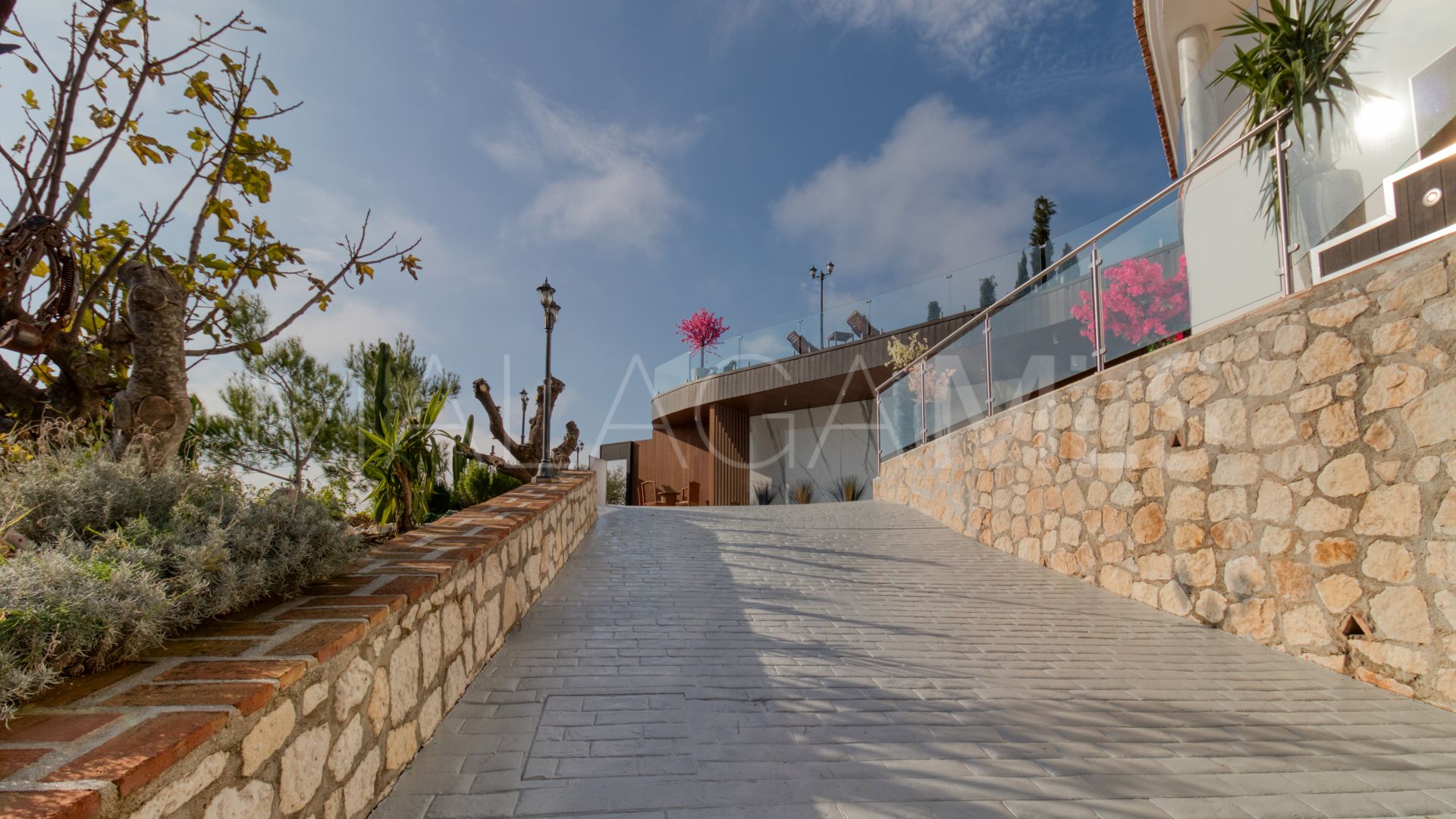 Villa for sale in Mijas