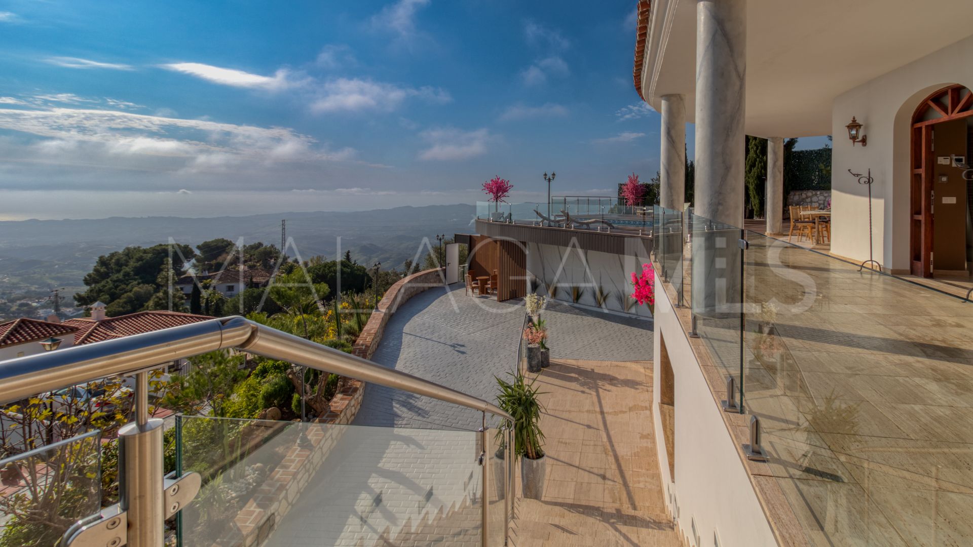 Villa for sale in Mijas