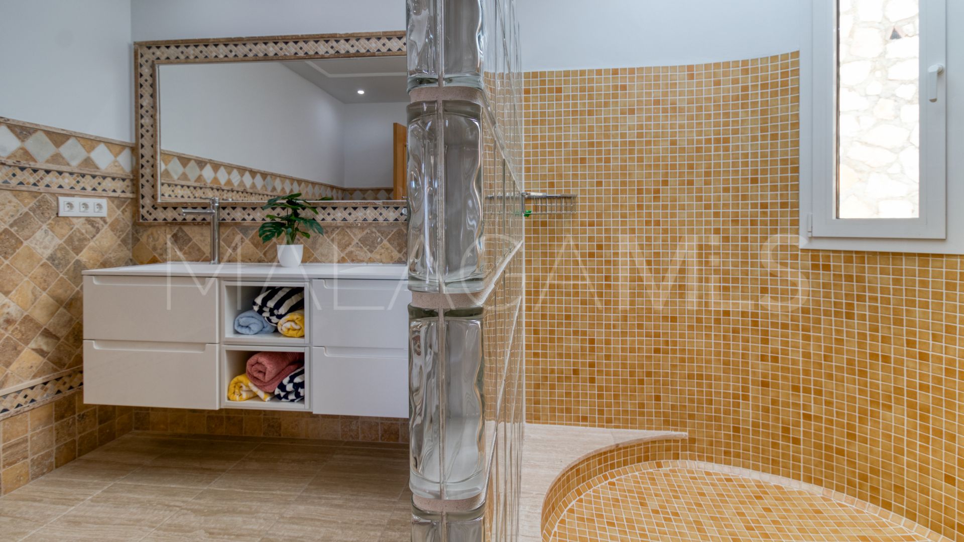 Villa for sale in Mijas