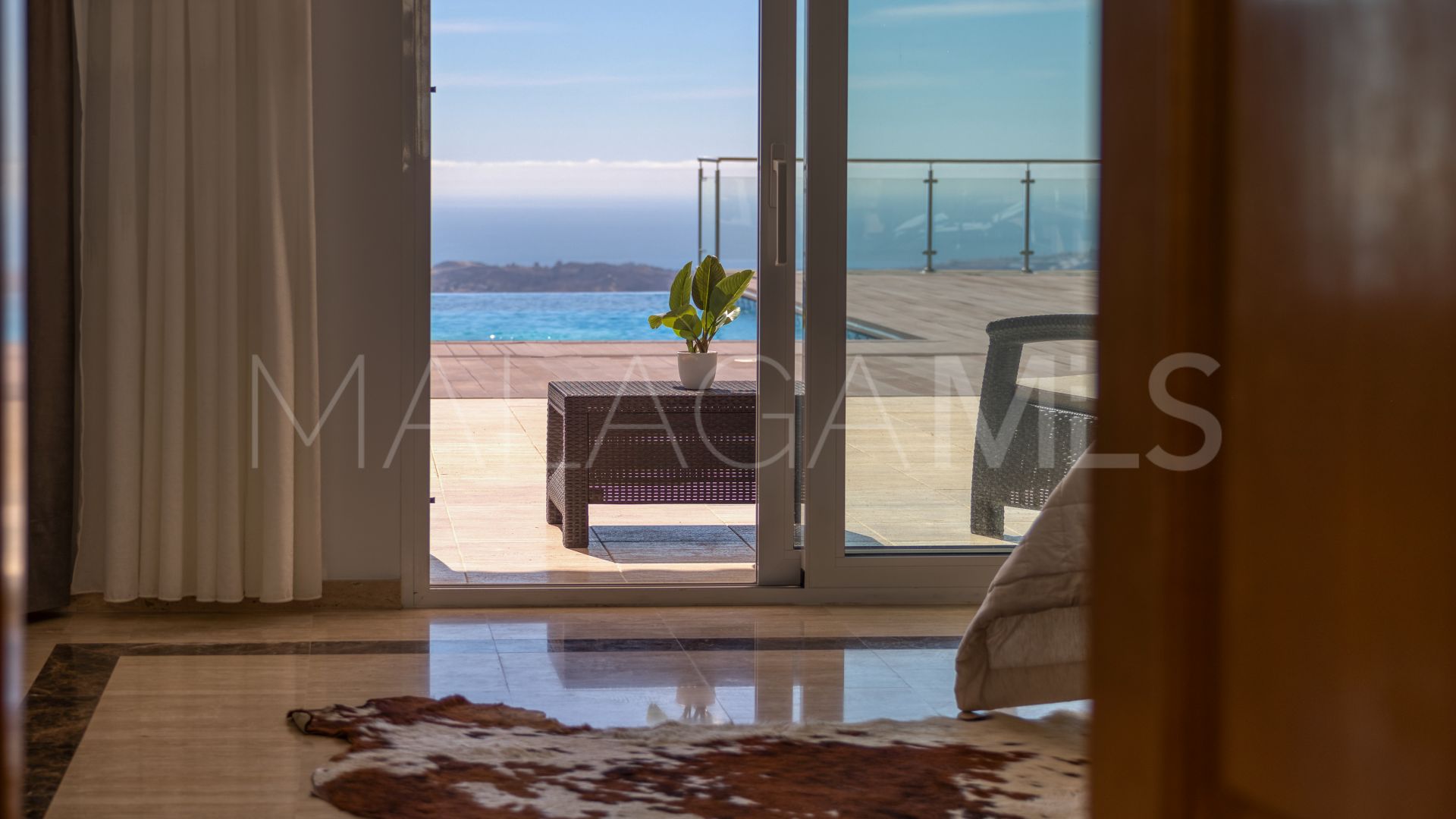 Villa for sale in Mijas