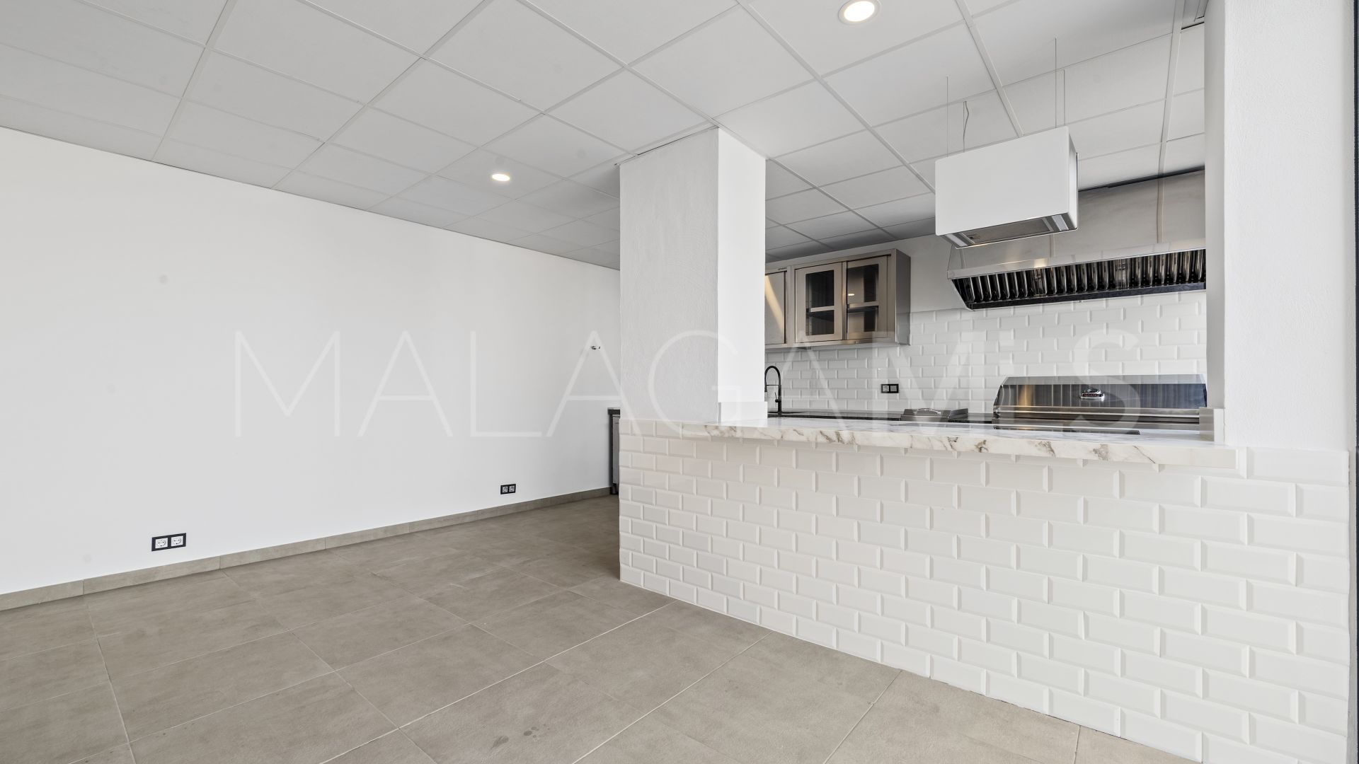 Villa for sale in Benalmadena