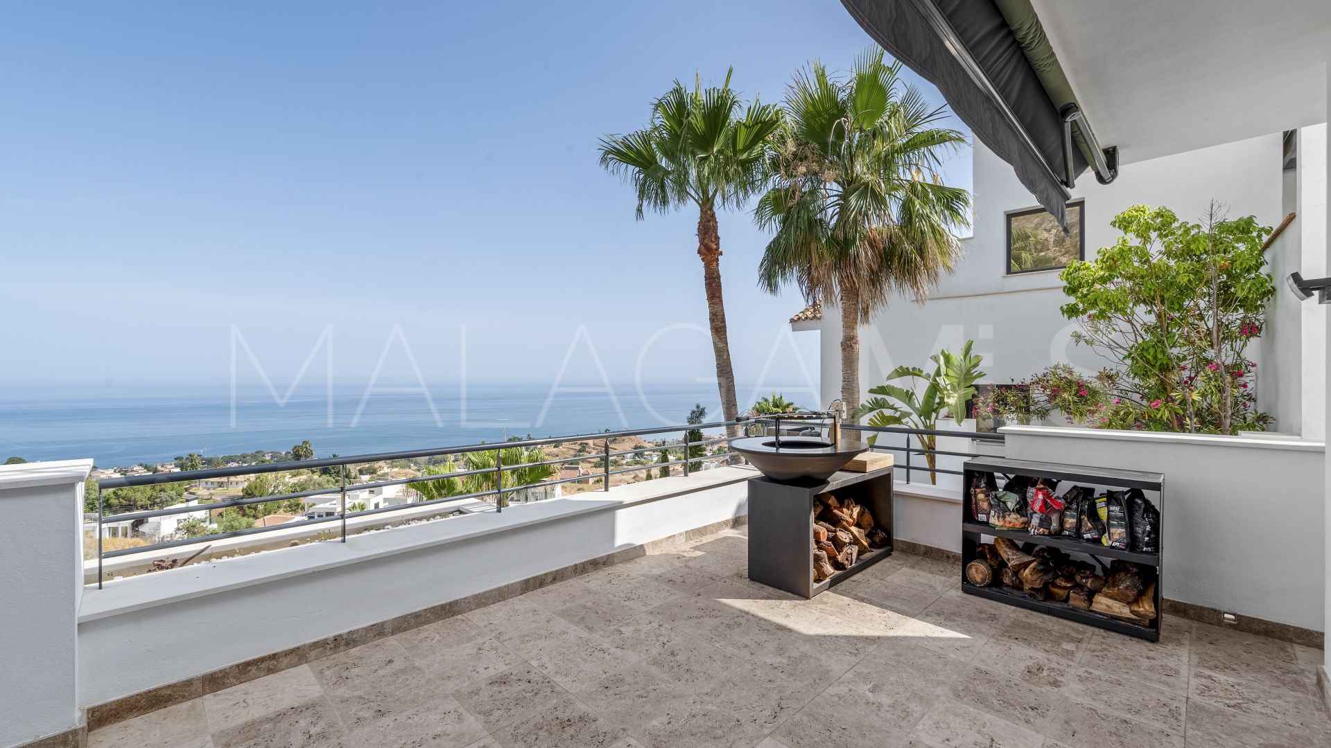 Villa for sale in Benalmadena
