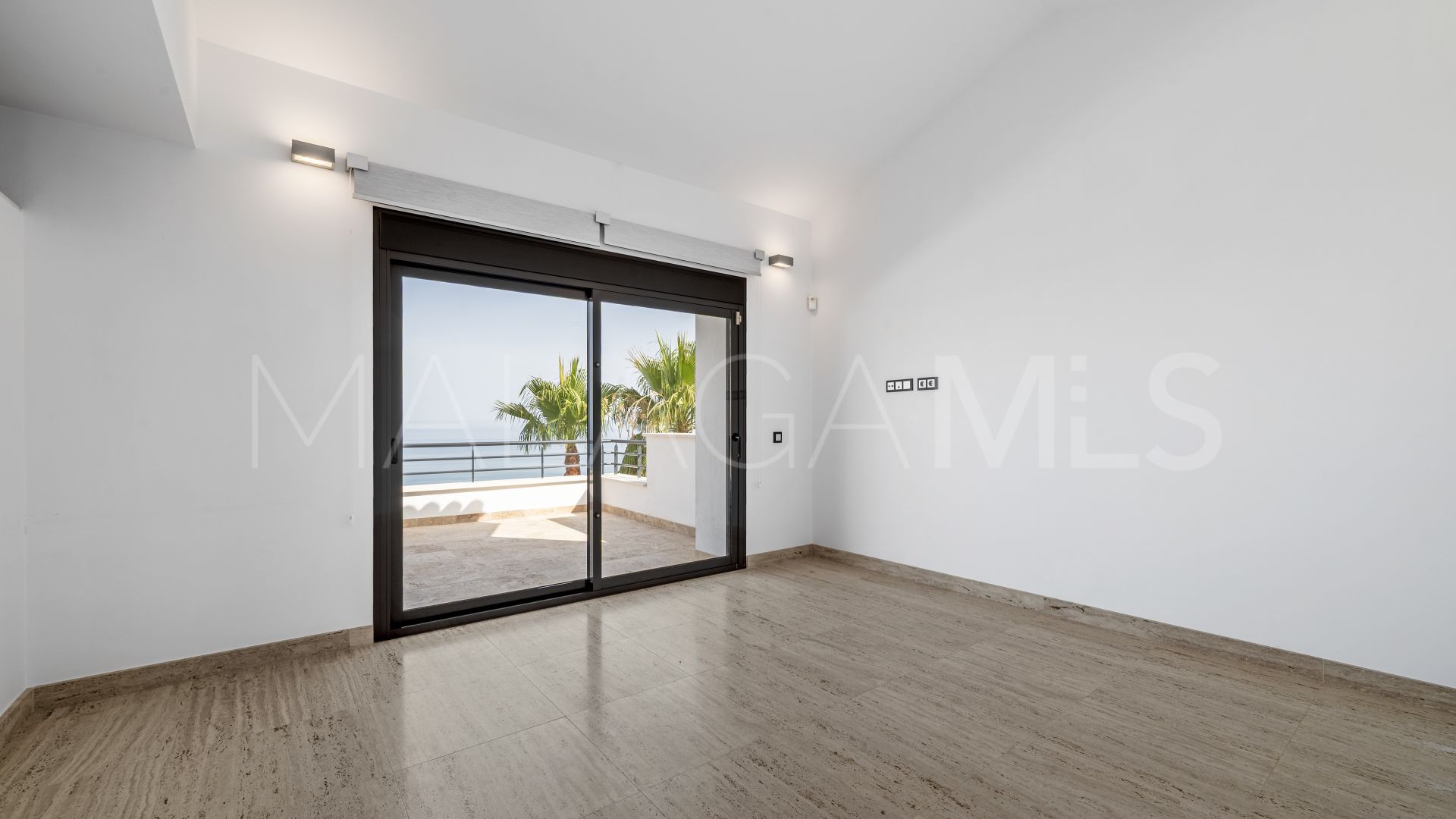 Villa for sale in Benalmadena