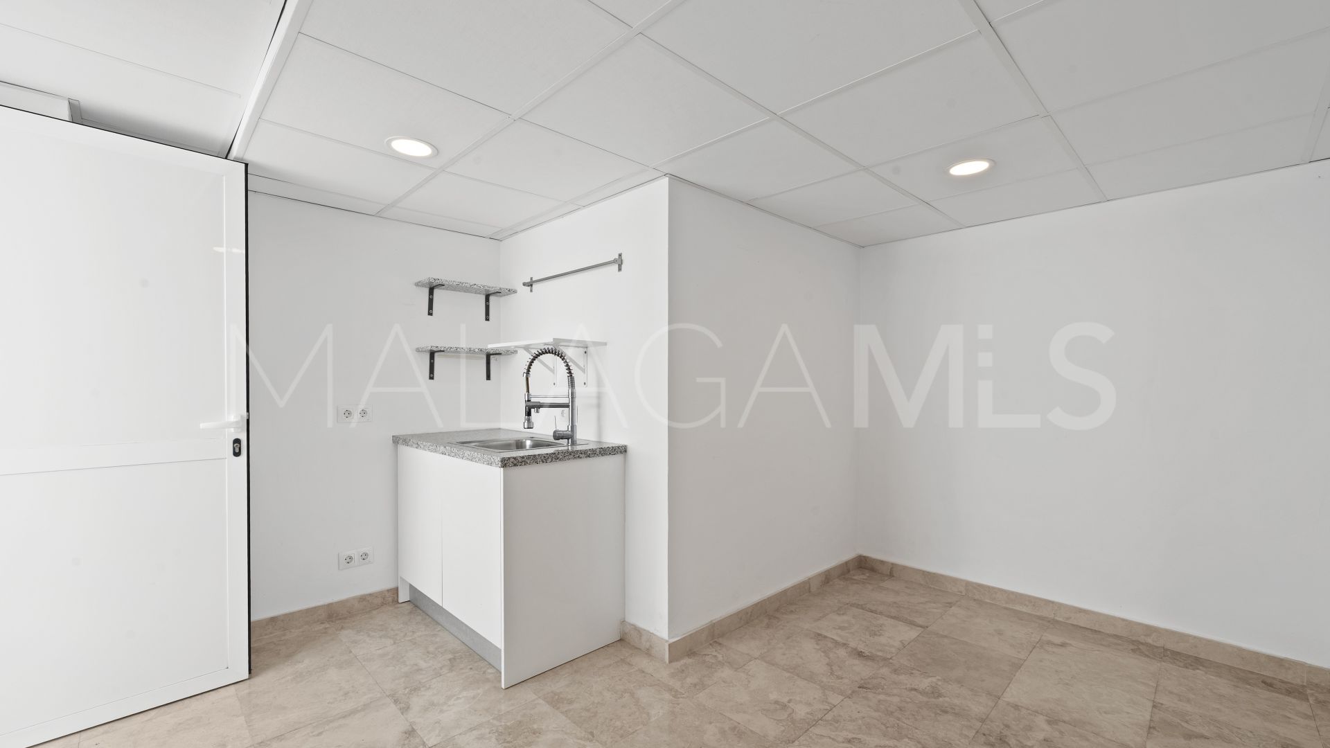 Villa for sale in Benalmadena