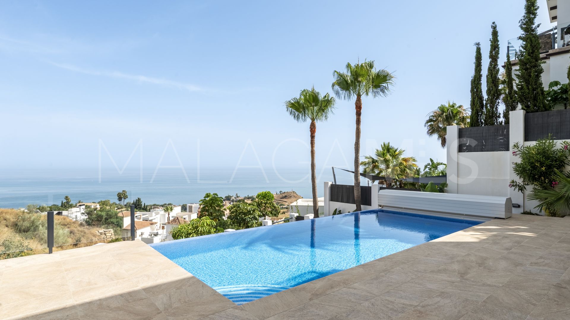 Villa for sale in Benalmadena