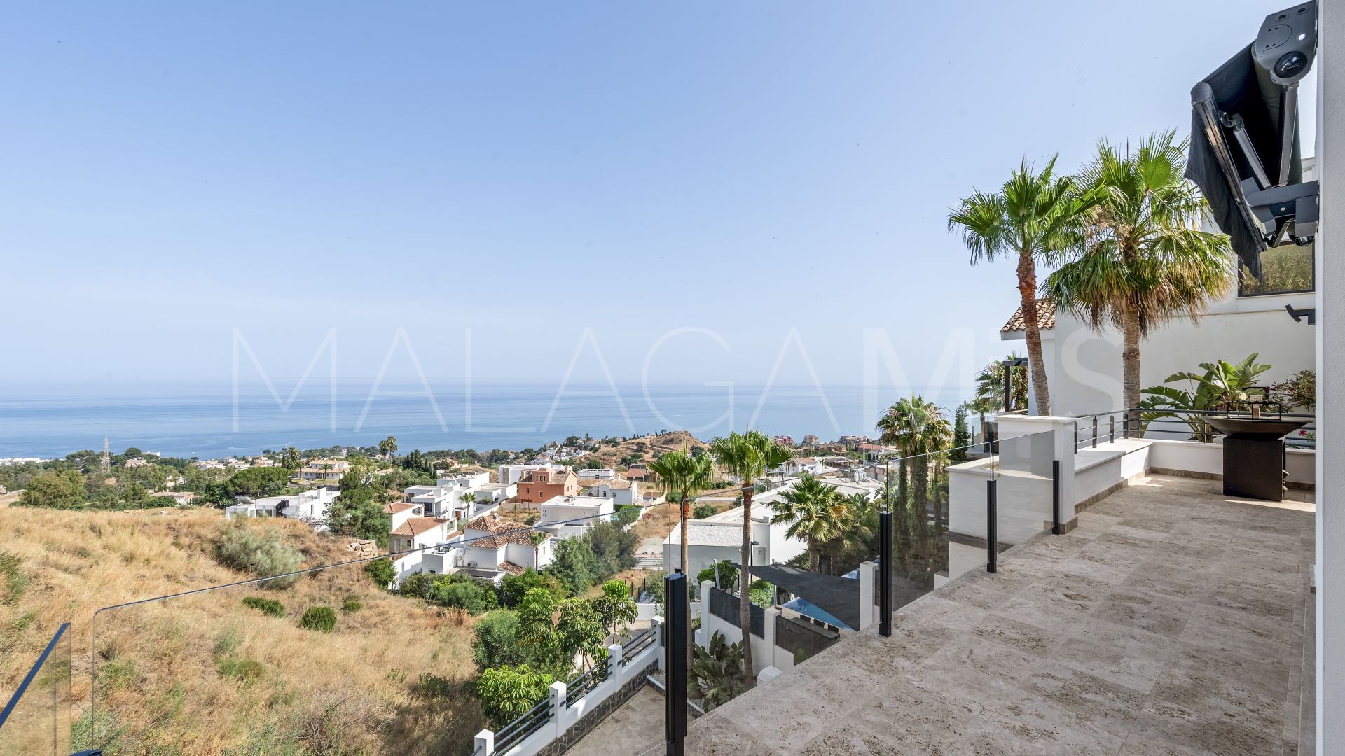 Villa for sale in Benalmadena
