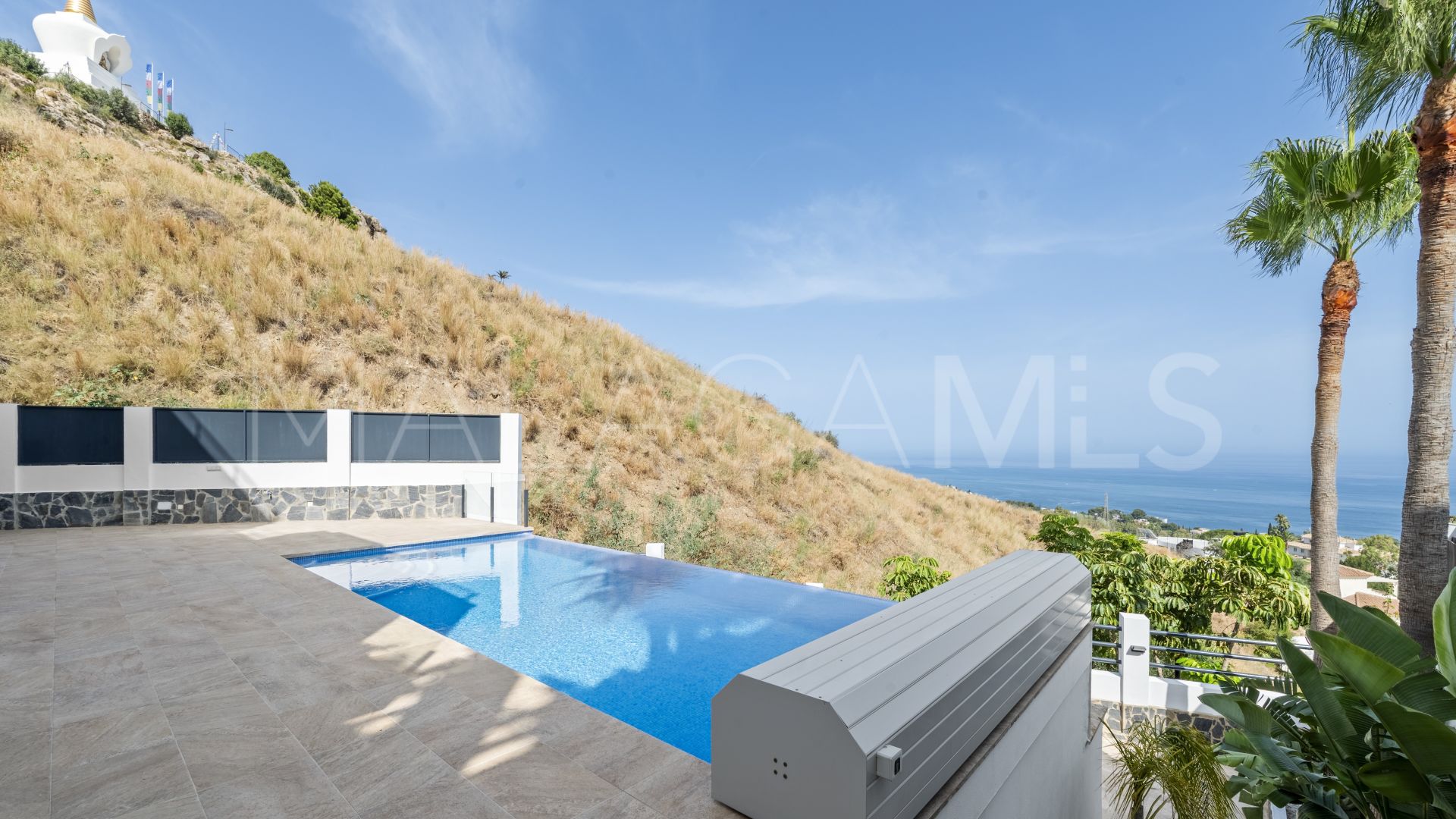 Villa for sale in Benalmadena