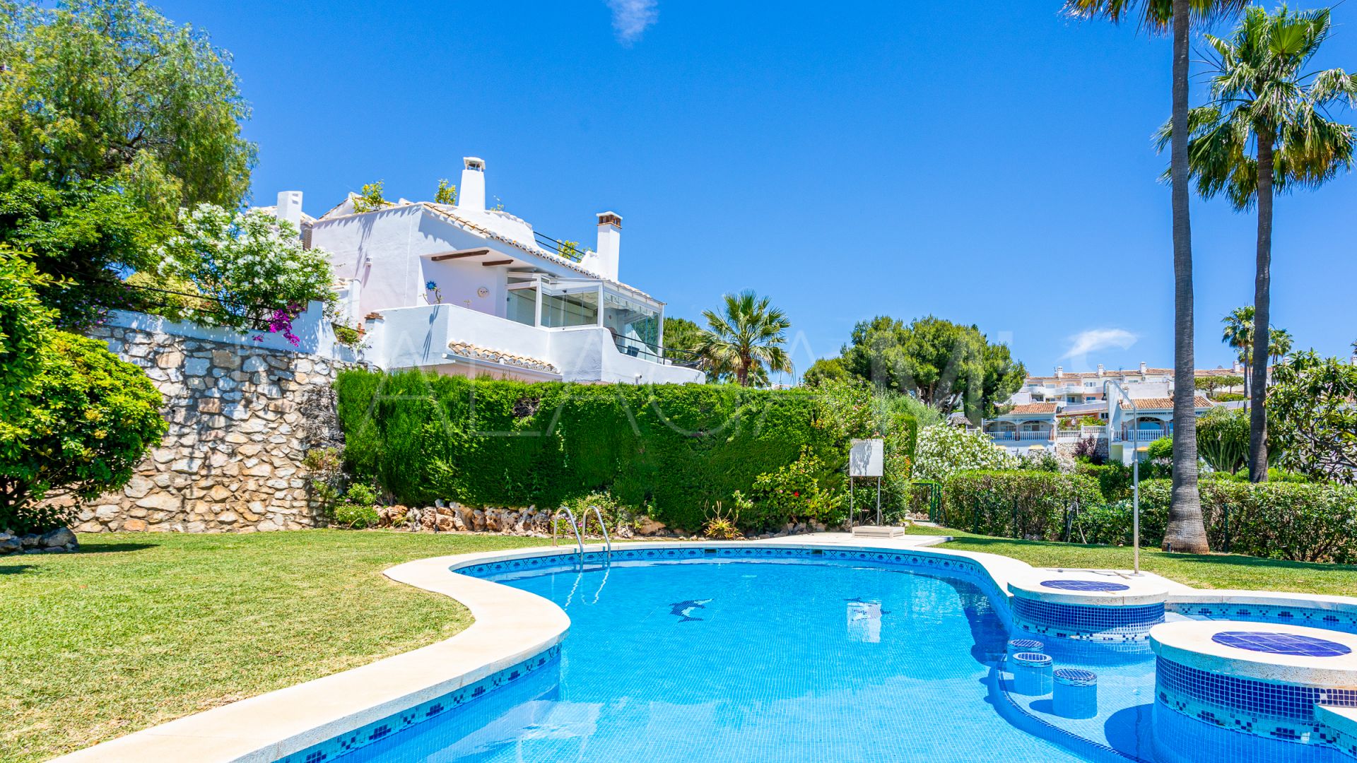 4 bedrooms Calahonda town house for sale