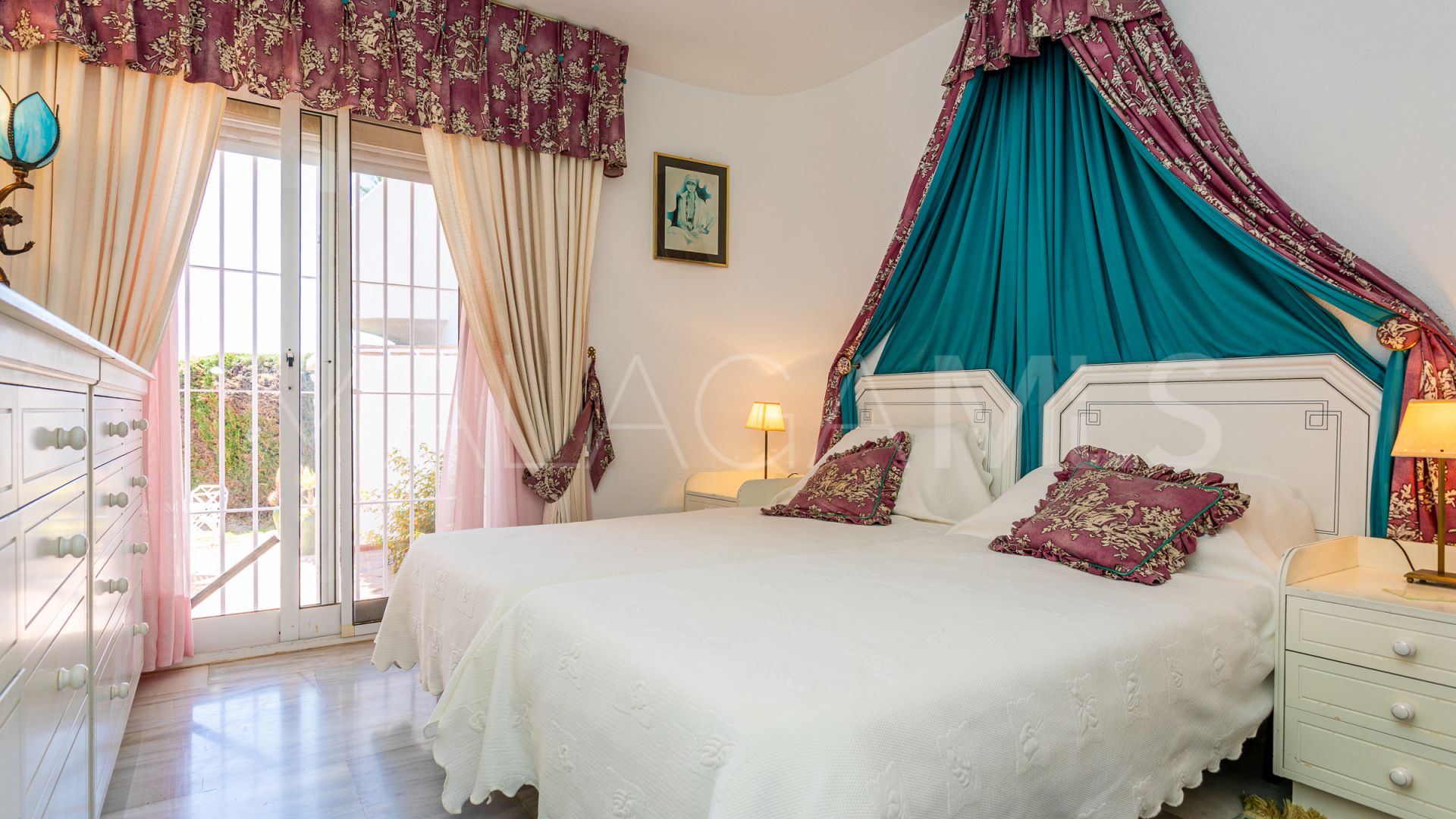 4 bedrooms Calahonda town house for sale