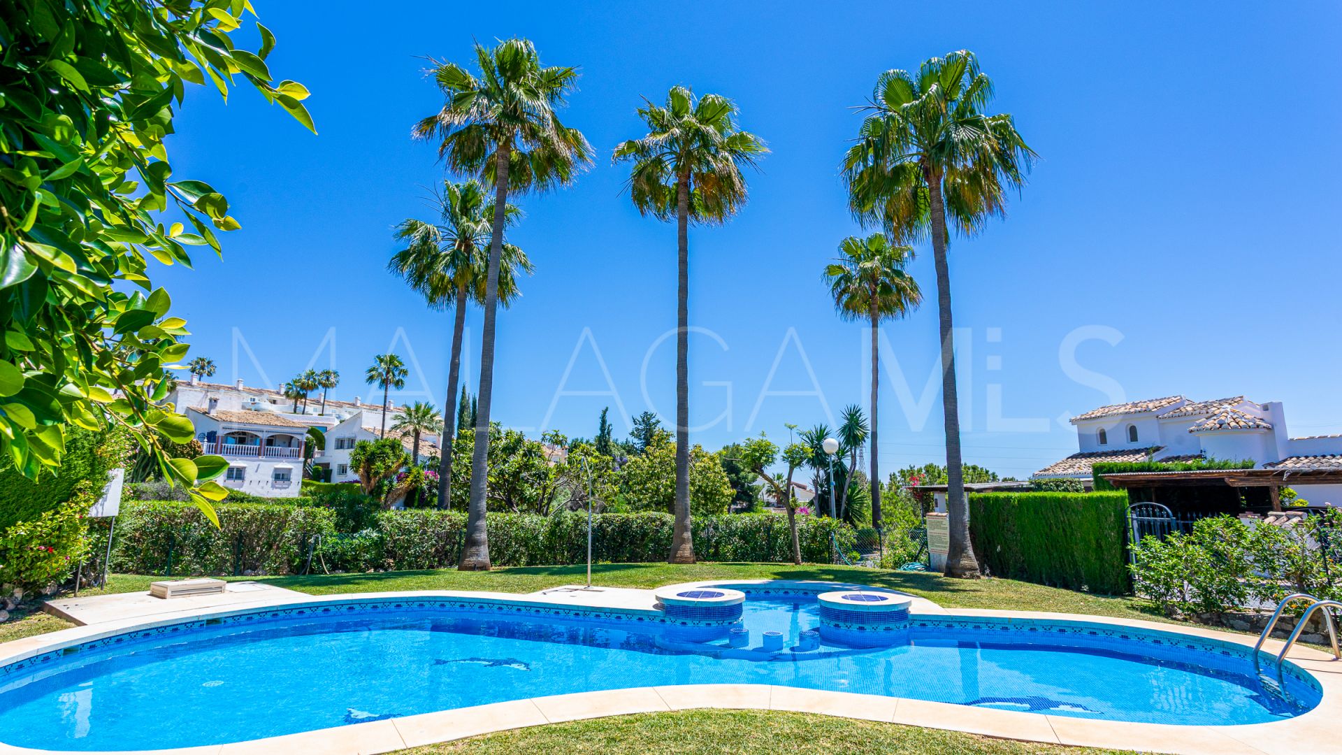 4 bedrooms Calahonda town house for sale