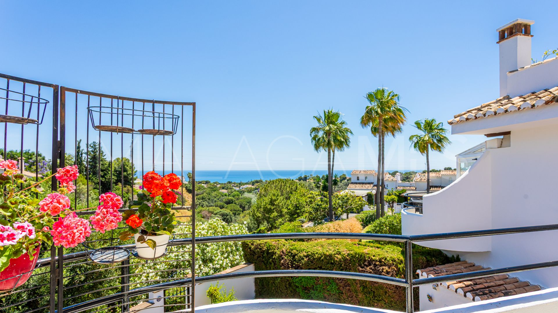 4 bedrooms Calahonda town house for sale