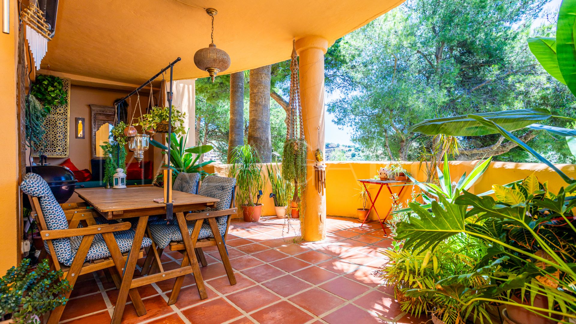 Calahonda 2 bedrooms apartment for sale