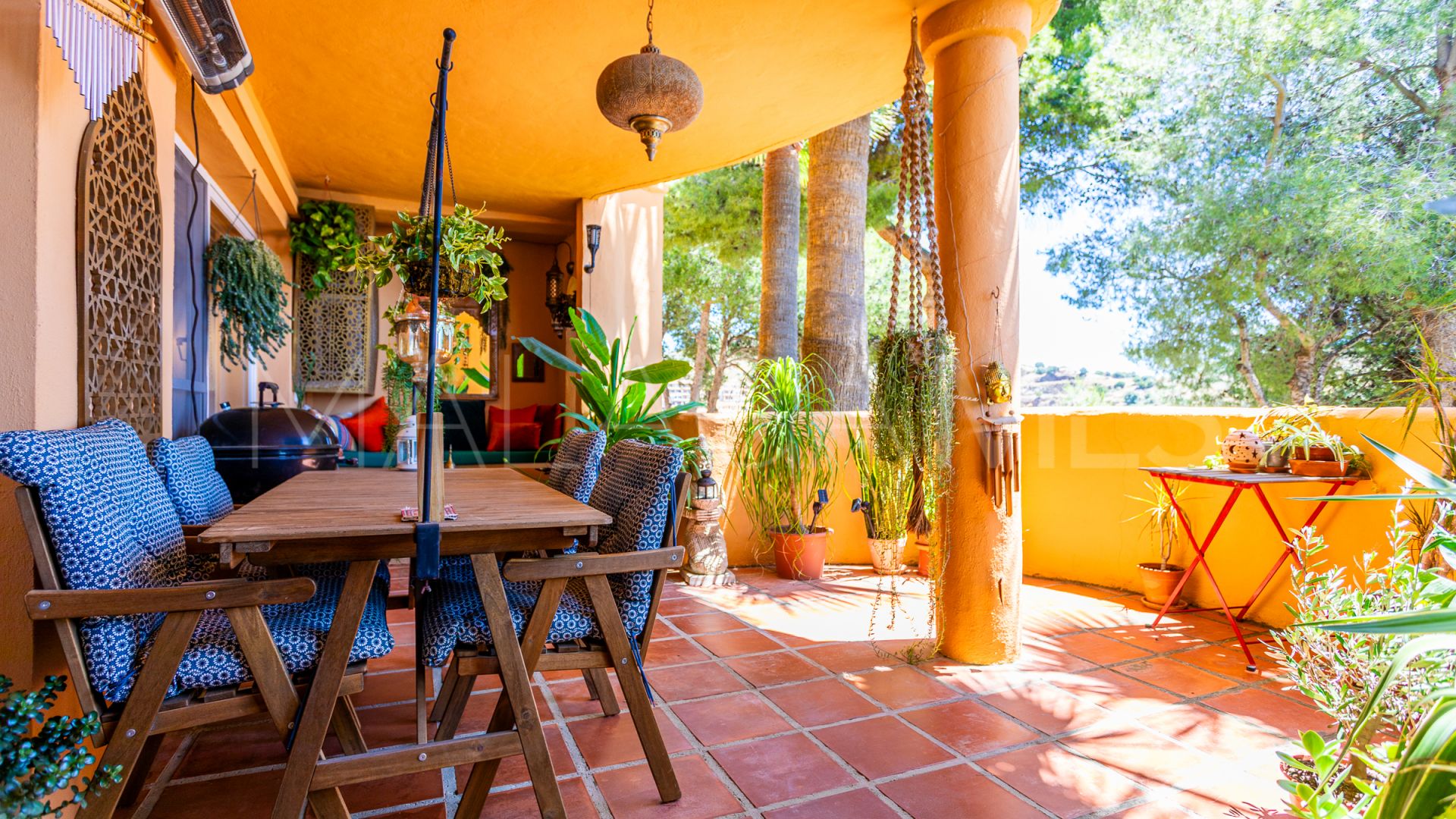 Calahonda 2 bedrooms apartment for sale