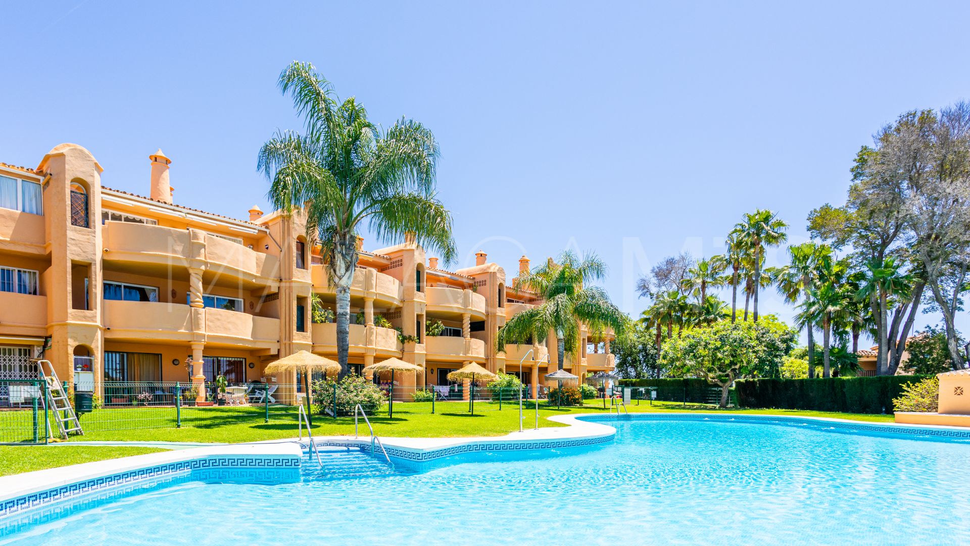 Calahonda 2 bedrooms apartment for sale