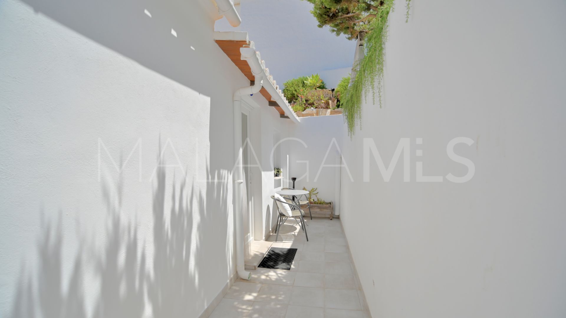 Villa for sale in Calypso