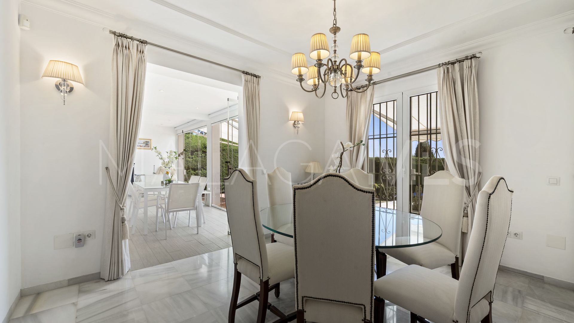 Calahonda, villa with 4 bedrooms for sale