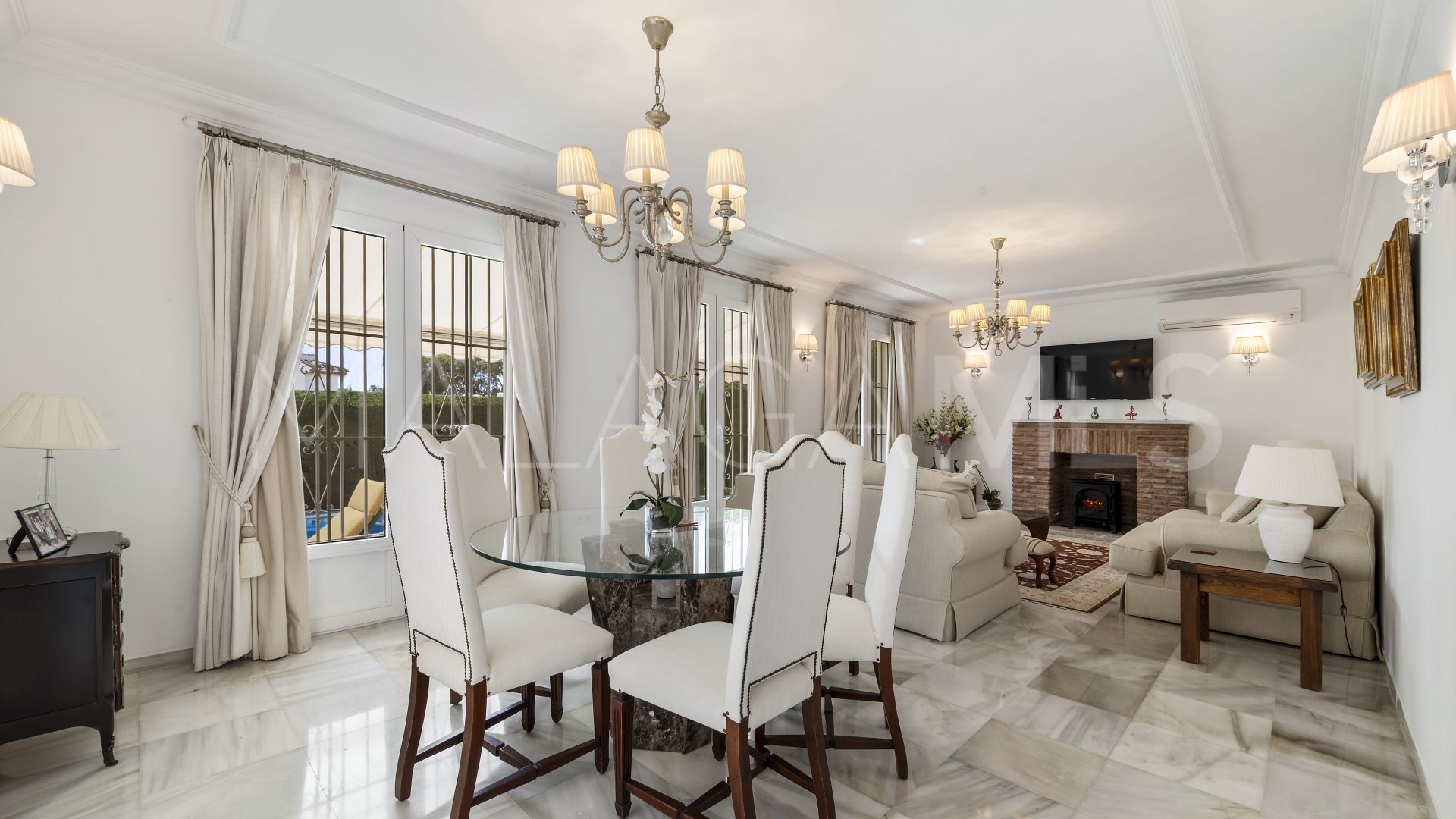 Calahonda, villa with 4 bedrooms for sale