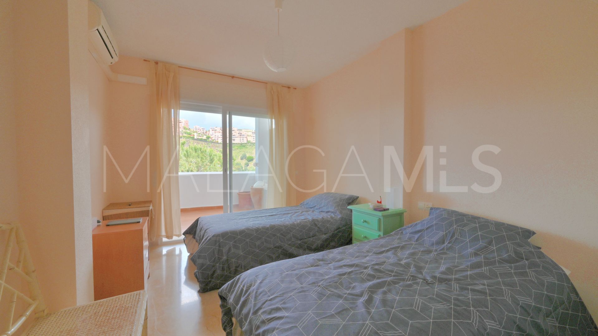 Se vende apartamento in Calahonda with 2 bedrooms