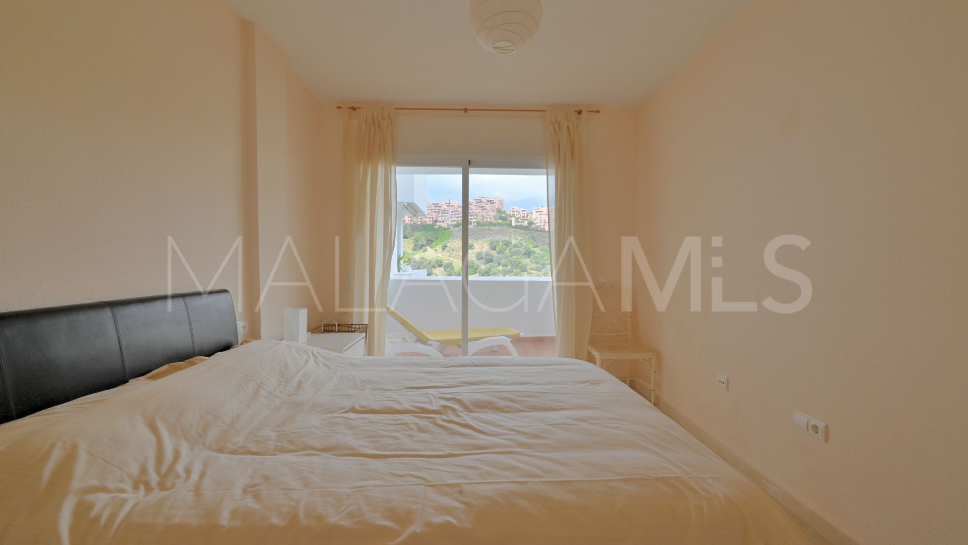 Se vende apartamento in Calahonda with 2 bedrooms